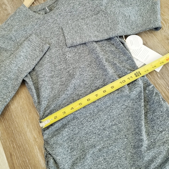 Vuori Women's Long Sleeve Halo Essential Dress NWT Ruching Casual Heather Grey - Picture 9 of 12